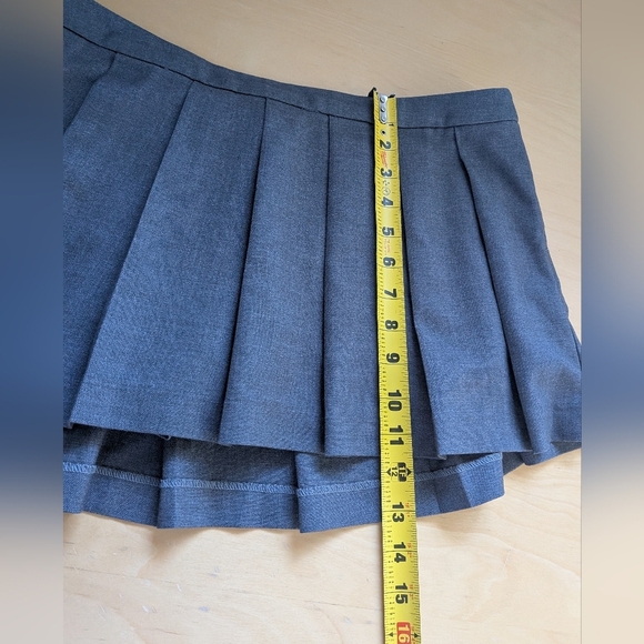 GARAGE Gray Mini School Girl Skirt Size Large Inside Shorts Side Zipper Closure - Picture 8 of 8